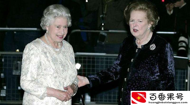 英国女王和首相谁的权力大