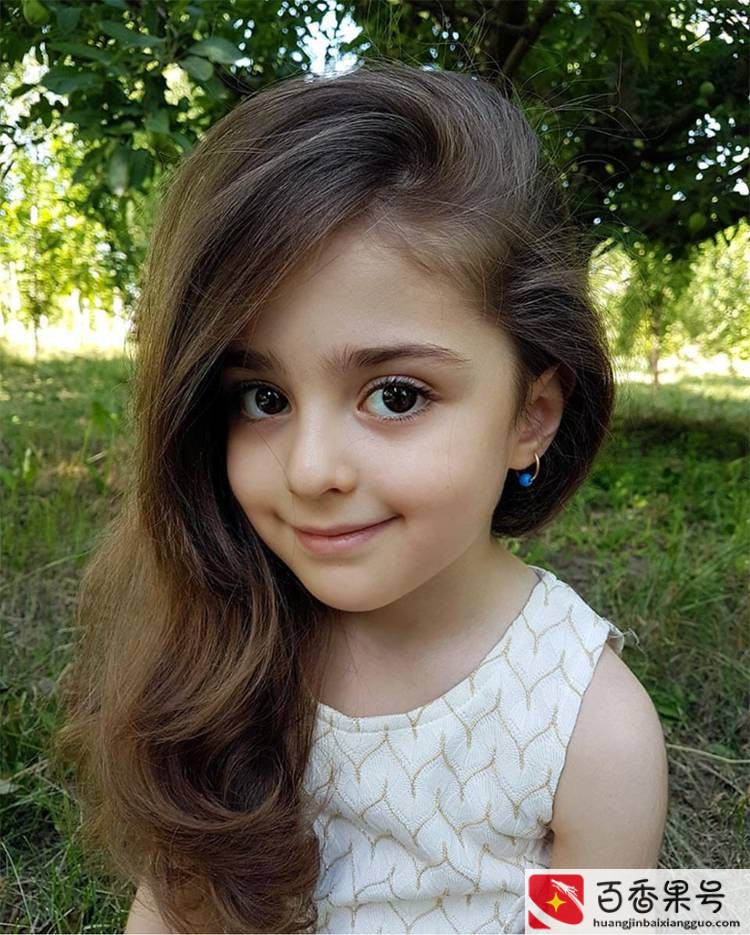 全球最美的小女孩是谁